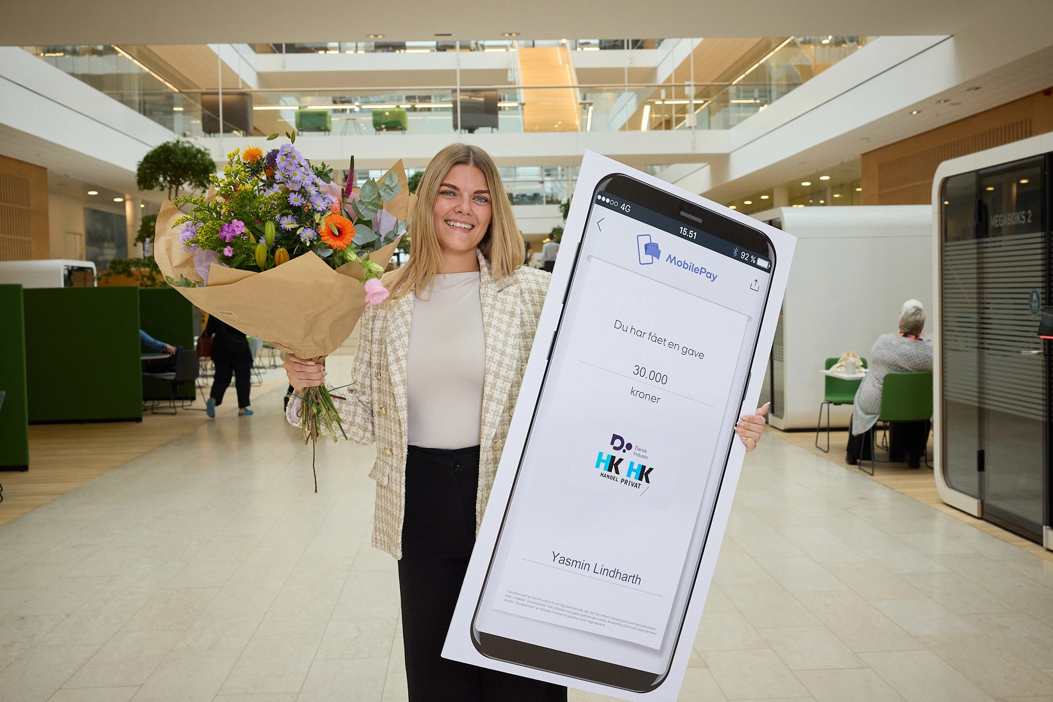 Vinder Af Dansk Industri Og HK Fagproevepris Kontoruddannelsen Administration Energinet Yasmin Lindharth
